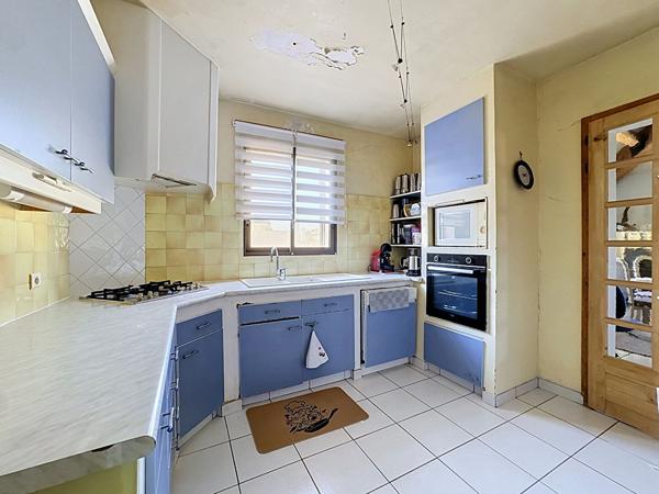 VENDRE ? ENSEMBLE IMMOBILIER DE 395 m² AVEC PISCINE À ARLES