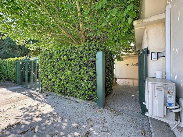 VENDRE ? ENSEMBLE IMMOBILIER DE 395 m² AVEC PISCINE À ARLES