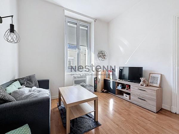 Immeuble de rapport - Bourg du Lion d'Angers - 2 appartements T3 et un commerce