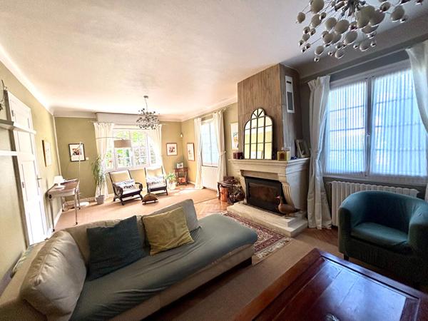 Splendide maison familiale de 255 m² à vendre à Pouillon, havre de paix et de confort