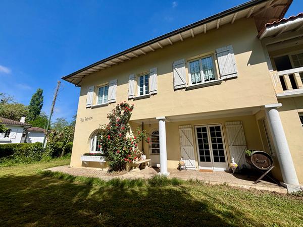 Splendide maison familiale de 255 m² à vendre à Pouillon, havre de paix et de confort