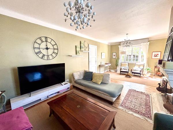 Splendide maison familiale de 255 m² à vendre à Pouillon, havre de paix et de confort