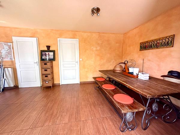 Splendide maison familiale de 255 m² à vendre à Pouillon, havre de paix et de confort