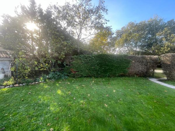 ROQUES-Terrain constructible et viabilisé! Roques (31120)