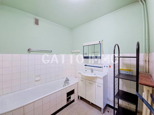 APPARTEMENT DE 100M² // 3 CH // CAVE // 1 PLACE PARKING // AV STRASBOURG METZ
