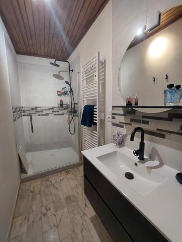 Maison à PLOUNEVEZ-MOEDEC, 22810 - 7 pièces 160m²