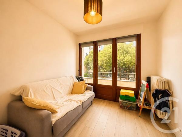 Appartement T4 à vendre  4 pièces - 106,34 m 2   CHAMBERY  - 73