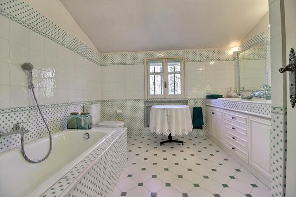 maison à vendre  10 pièces - 330 m2 CHATEAUNEUF GRASSE - 06