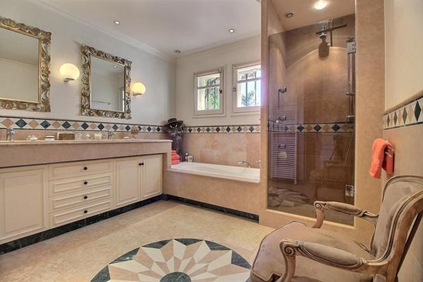 maison à vendre  10 pièces - 330 m2 CHATEAUNEUF GRASSE - 06