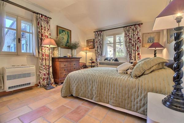 maison à vendre  10 pièces - 330 m2 CHATEAUNEUF GRASSE - 06