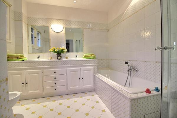 maison à vendre  10 pièces - 330 m2 CHATEAUNEUF GRASSE - 06