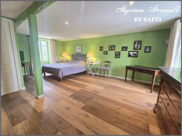 Propriété avec Maisons en pierre 4 chambres Grange Piscine Puits Annexes