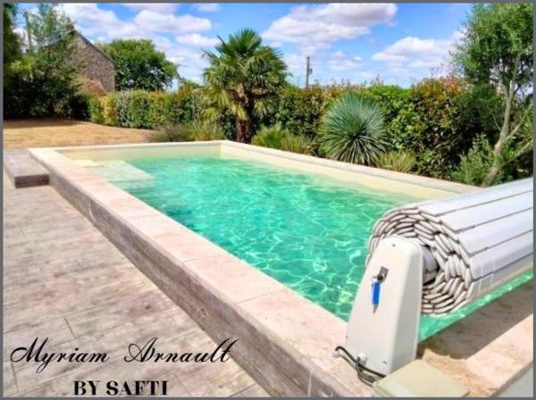 Propriété avec Maisons en pierre 4 chambres Grange Piscine Puits Annexes