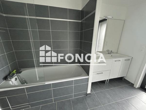 Location Appartement 3 pièces 75.61 m² - 110 RUE DE TREVISE PORTE A92 Lille 59000