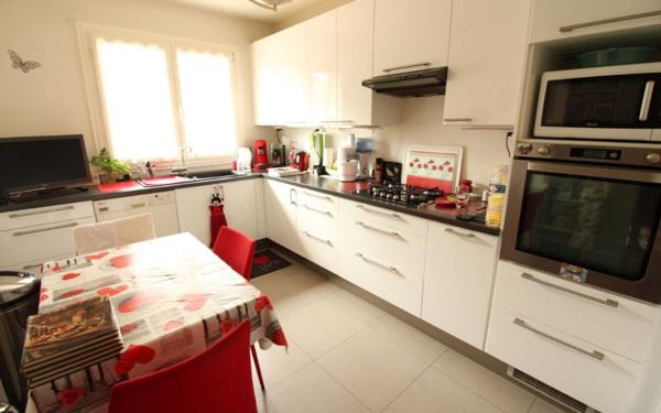 Maison à louer    6 pièces •    Viry-Châtillon