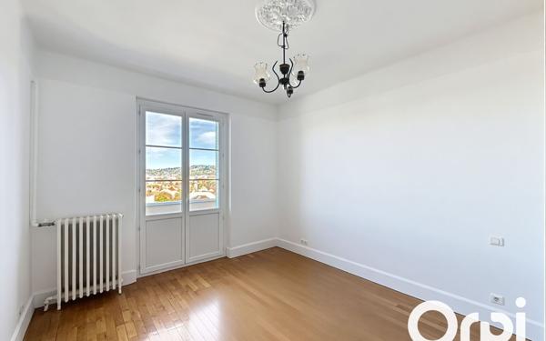 Appartement à vendre    3 pièces • 75,13 m2 Vichy