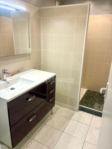 *Bleville/Montgaillard* Appartement T5 81 m² ascenseur, balcon, parking et cave.