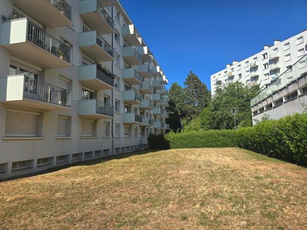 SAINT-ÉTIENNE – Beau T4 transformé en T3 avec deux balcons, ascenseur