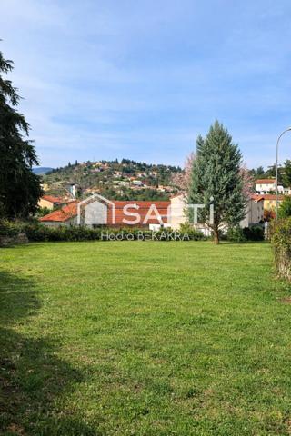 Terrain constructible 530 m² – Rive-de-Gier centre– 110 000 €