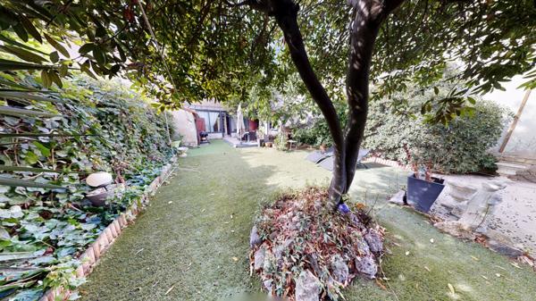 Narbonne, grande maison de ville avec jardin sans vis-à-vis