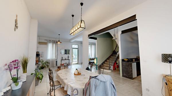 Narbonne, grande maison de ville avec jardin sans vis-à-vis