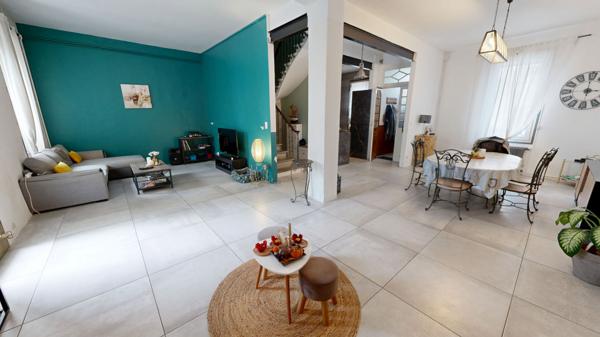 Narbonne, grande maison de ville avec jardin sans vis-à-vis