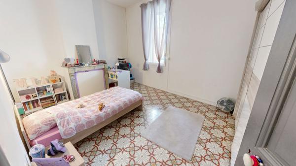 Narbonne, grande maison de ville avec jardin sans vis-à-vis