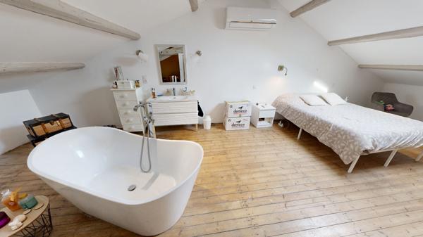 Narbonne, grande maison de ville avec jardin sans vis-à-vis