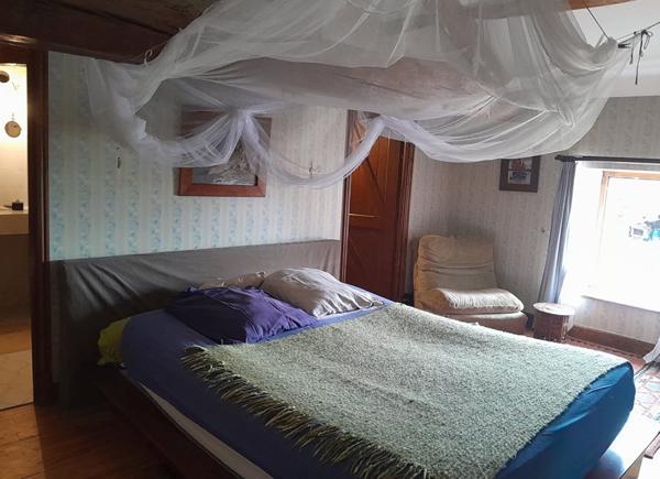 Maison ancienne de caractère de 172m² habitable avec dépendances à Faye L'Abbesse