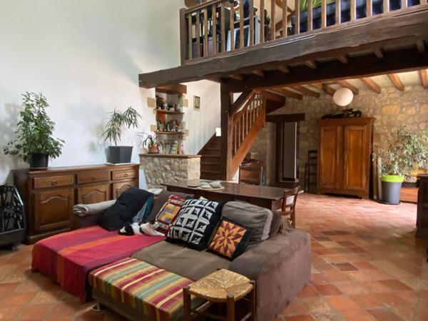 Maison ancienne de caractère de 172m² habitable avec dépendances à Faye L'Abbesse