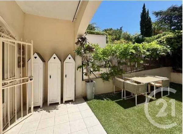 Appartement T2 à vendre  2 pièces - 29 m 2   GRIMAUD  - 83