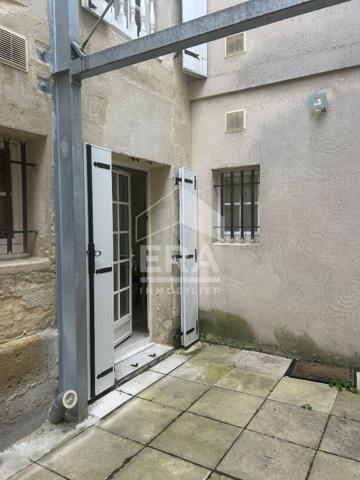 STUDIO MEUBLE NEUF DE  21.01 M²