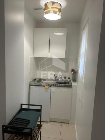 STUDIO MEUBLE NEUF DE  21.01 M²