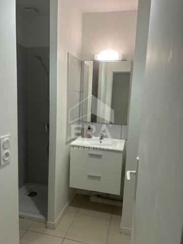 STUDIO MEUBLE NEUF DE  21.01 M²