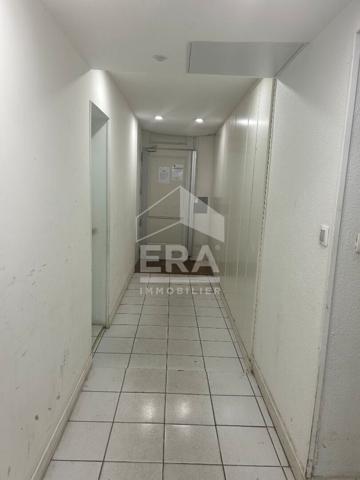 STUDIO MEUBLE NEUF DE  21.01 M²