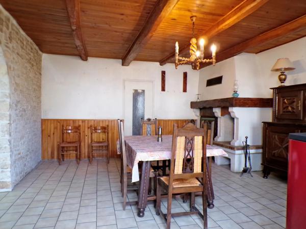 maison de village en pierre
