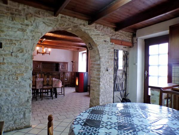 maison de village en pierre