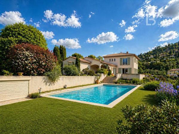 Maison de Standing à vendre avec piscine et vue dégagée sur les Collines