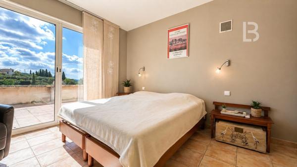 Maison de Standing à vendre avec piscine et vue dégagée sur les Collines