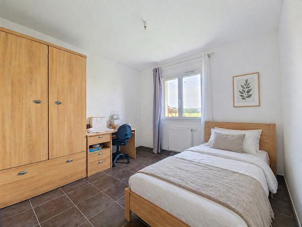 Exclusivité Nestenn - Maison récente plain-pied 101 m² - 3 chambres - Vue dégagée - Péchabou