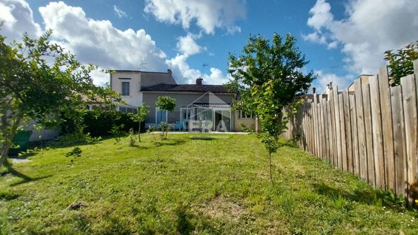 Maison rénovée avec grande pièce de vie