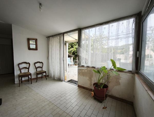 Maison rénovée avec grande pièce de vie