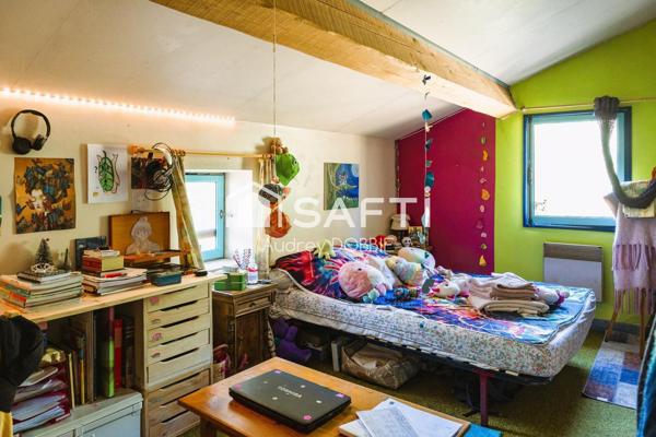 Lablachere : Maison Pierre et gite sur un terrain de 1900m2