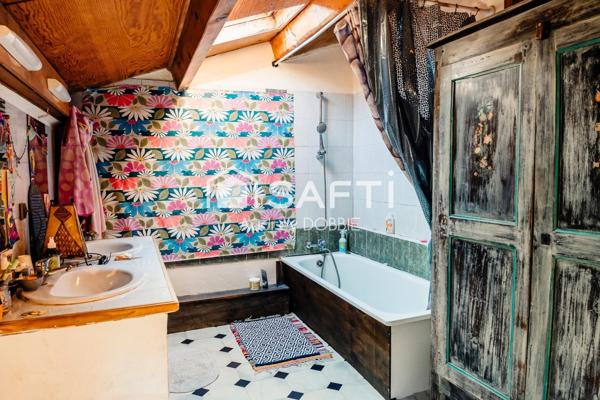 Lablachere : Maison Pierre et gite sur un terrain de 1900m2