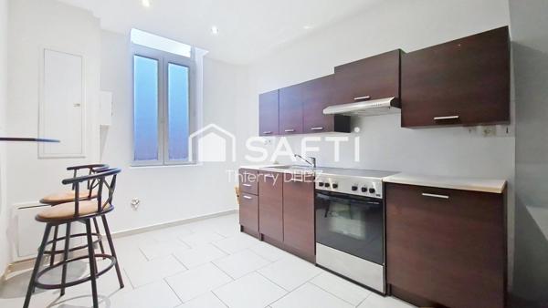 Charmante maison rénovée de 73 m², sans travaux, avec petit extérieur. Petite rue calme, proche Tourcoing, idéale premier achat.