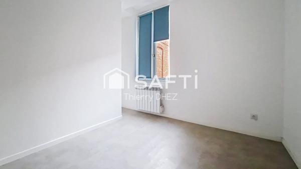 Charmante maison rénovée de 73 m², sans travaux, avec petit extérieur. Petite rue calme, proche Tourcoing, idéale premier achat.