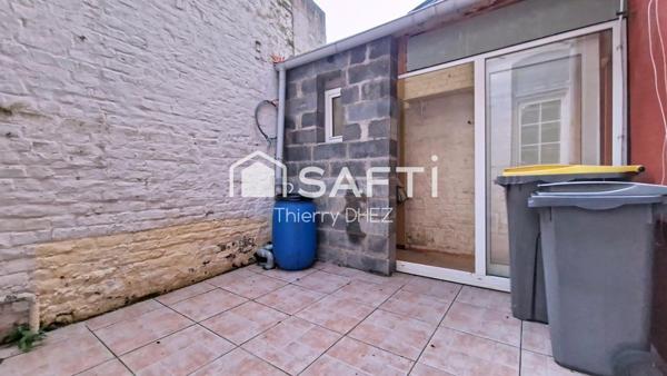 Charmante maison rénovée de 73 m², sans travaux, avec petit extérieur. Petite rue calme, proche Tourcoing, idéale premier achat.