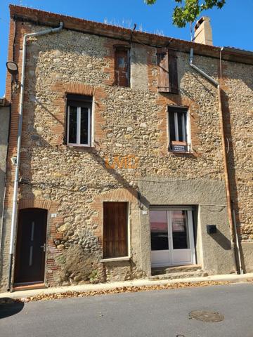 Maison de village de 120 m2 habitable environ sur 3 niveaux de 70 m2.