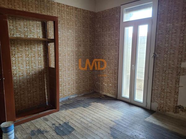 Maison de village de 120 m2 habitable environ sur 3 niveaux de 70 m2.