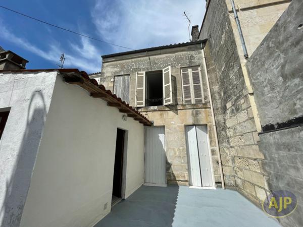 Vente appartement Saintes : 221 000 € - AJP Immobilier Saintes